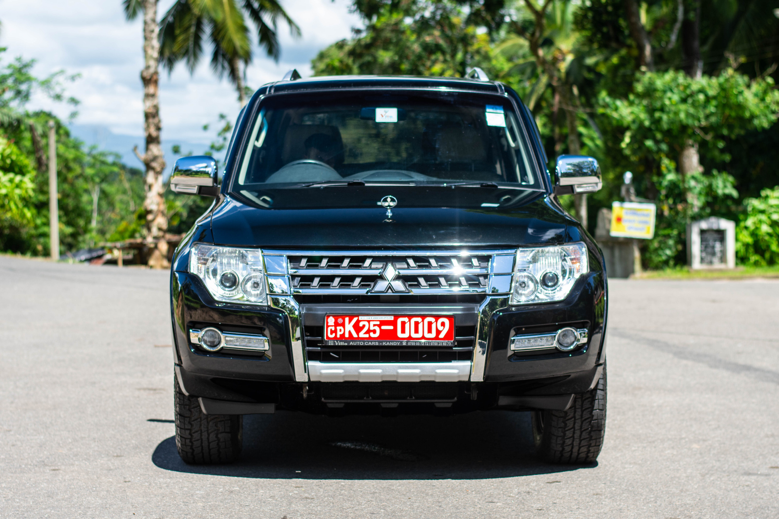 Mitsubishi MONTERO